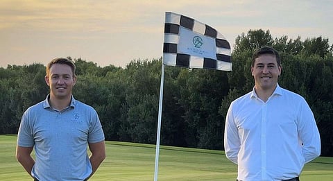 تعيينات جديدة في نادي الزوراء للجولف، عجمان - فريدي برايس (يسار) وأوستن كاهيل. - الصورة المرفقة