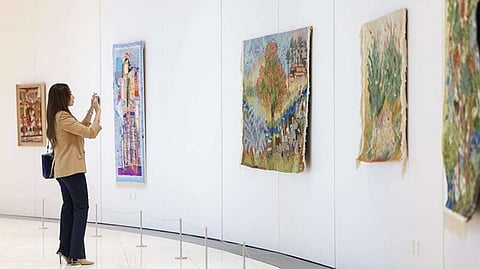 فن النسيج ودوره في سرد القصص الثقافية عبر الأجيال