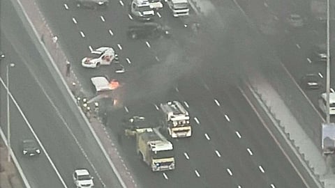 مشهد لاحتراق المركبة