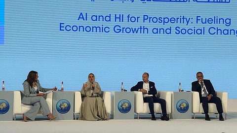 د أيمن الشربيني، كارستن سنيدكر، د لطيفة الشحي