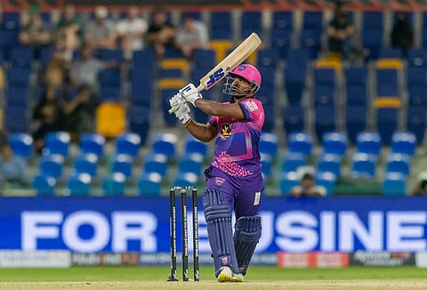 كوسال بيريرا يلعب ضربة. — الصورة المرفقة