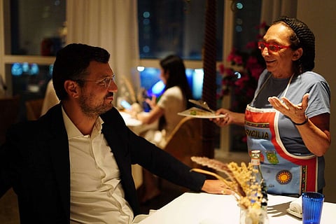 تشعر في كل وجبة وكأنها لم شمل عائلي.