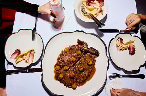 يقدم منظوراً جديداً لنوادي العشاء الحديثة