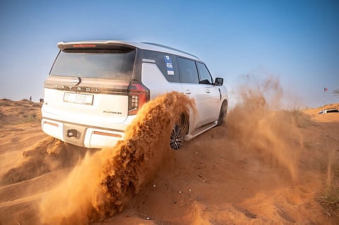 الإثارة التي تصاحب التنقل عبر الكثبان الرملية