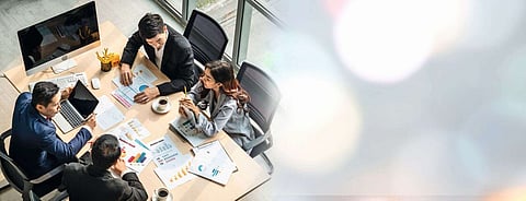 تعليم شامل يجمع بين المعرفة الأكاديمية العميقة والمهارات العملية الجاهزة للوظيفة