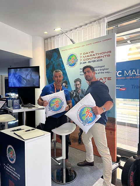 جيمس وباريس