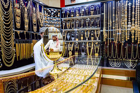 زيادة في سعر الذهب عيار 24 قيراطاً بمقدار درهم واحد