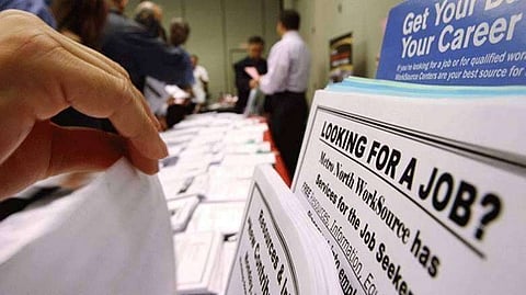 انخفاض في توظيف الإداريين بنسبة 21% خلال العام الماضي