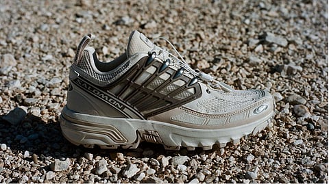 العلامة التجارية في طليعة التكنولوجيا الرياضية، وتجسد روح الحداثة، والتميز التقني، والسعي الدؤوب للإبداع.