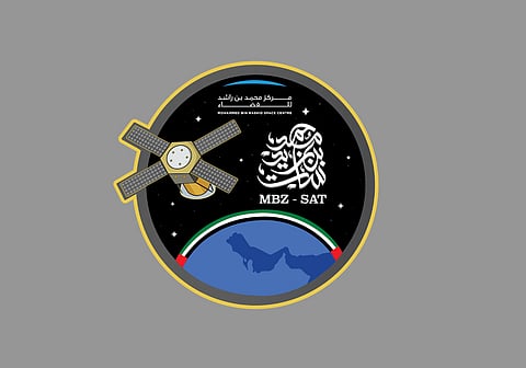 القمر الصناعي يبلغ وزنه 700 كيلوجرام