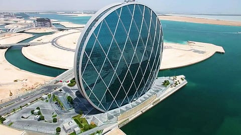 أكبر إصدار هجين تقليدي في الشرق الأوسط. كما حقق أعلى تصنيف وأقل هامش ائتماني عند الإصدار