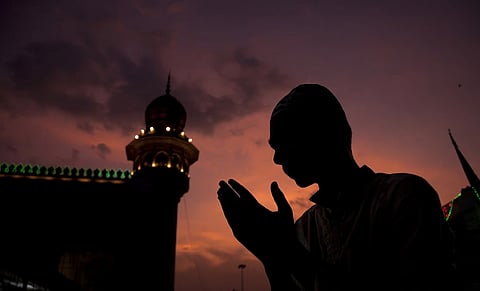 جوانب مجتمعية وقانونية يجب على المقيمين والزوار أن يأخذوها في الاعتبار خلال الشهر الفضيل.