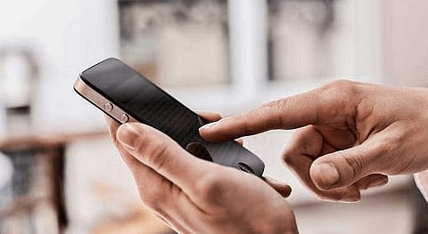 احتيالات الوظائف الوهمية: تحذيرات للباحثين عن عمل في الإمارات