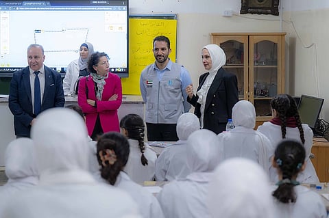 سلطان بن أحمد القاسمي خلال الزيارة