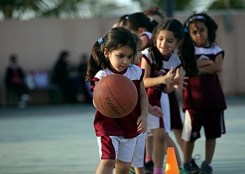 الإمارات: إصابات رياضية تهدد الطالبات.. دعوات لتشديد الوقاية في المدارس