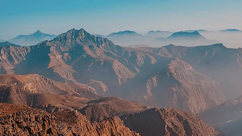 مسار طويل للمشي من قمم رأس الخيمة إلى ساحل الفجيرة