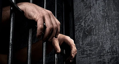 السجن 5 سنوات والإبعاد لـ"أبو صباح" وآخرين في قضية غسل أموال