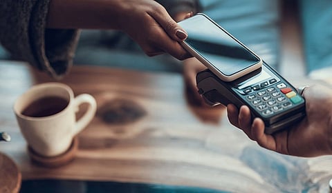 565.5 مليار درهم ارتفاع متوقع لمعاملات البطاقات في الإمارات