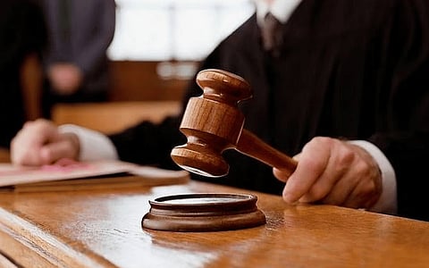 الوهم بـ"الوظيفة": محكمة العين تغرّم امرأة 173 ألف درهم