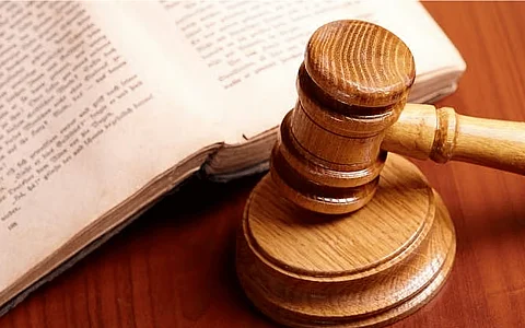 الشارقة: خلاف عنيف بين سائقين واتخاذ الإجراءات القانونية