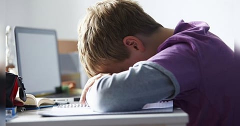 الإمارات: تحديات العصر تهدد الأسرة.. دعوات لتعديل ساعات الدراسة