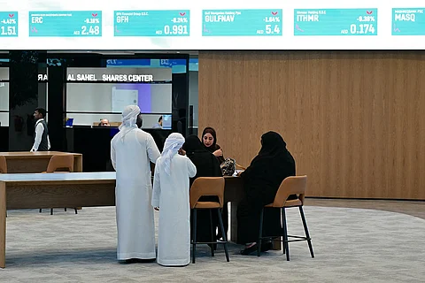 أسهم الأغذية والتجزئة والضيافة وجهة مستثمري الإمارات