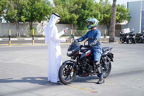 "طرق دبي"ترصد مخالفات في مراكز لتدريب السائقين