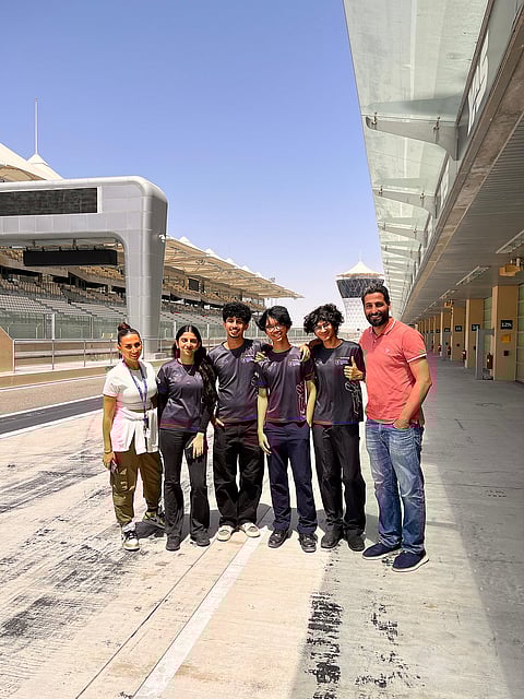 طلاب دبي يصنعون سيارة فورمولا 1 مصغرة بسرعة 80 كم/ساعة