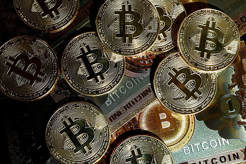 البيتكوين: ترقب وتذبذب في الأسواق الرقمية بعد تراجع حاد