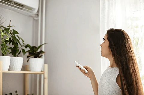 حرارة الصيف تضاعف فواتير الكهرباء في الإمارات والأسَر تبحث عن حلول