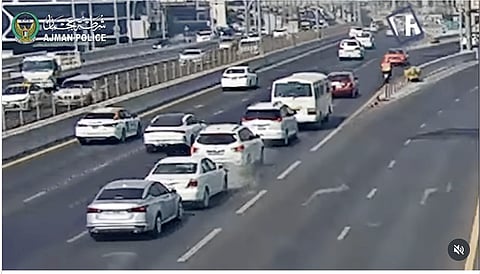 "احذر": شرطة عجمان تردع القيادة المتهورة بفيديوهات حقيقية