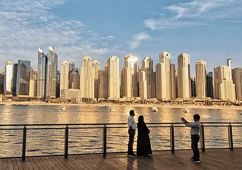 انخفاض طفيف في درجات الحرارة بالإمارات اليوم