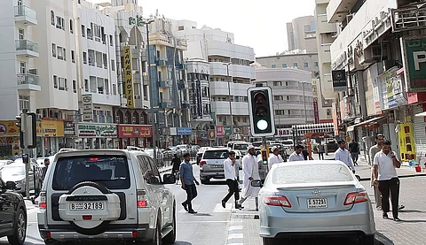 دبي: إخلاء شقق التقسيمات غير القانونية في حملة مشددة