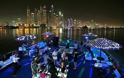 الإمارات تستقطب 9800 مليونير و63 مليار دولار2025