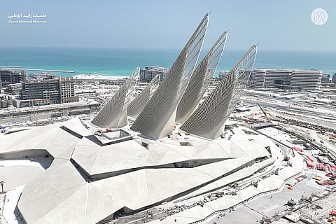 متحف زايد الوطني: تحفة معمارية تروي تاريخ الإمارات وتحتفي بإرث القائد المؤسس