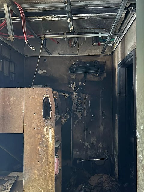 دبي: عائلة تنجو من حريق في فيلا وتحذيرات عاجلة لفحص مكيفات الهواء