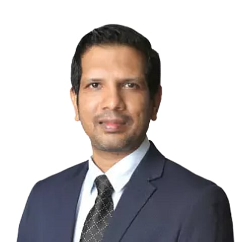 "إيجابيته كانت نصف العلاج": عبارات الرثاء تنهال على الطبيب المقيم في دبي بعد وفاته