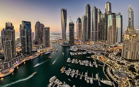 أبراج في مرسى دبي. حافظت مبيعات العقارات الجاهزة التي تزيد قيمتها عن 10 ملايين درهم على استقرارها عند حوالي 1500 معاملة سنويًا.