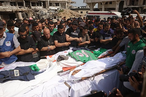 جريمة تفوق الخيال: العالم يندد بقتل إسرائيل صحفيي الجزيرة في غارة استهدفت خيمتهم بغزة