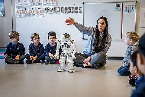 1000 معلم للذكاء الاصطناعي في مدارس الإمارات خلال العام الدراسي الجديد