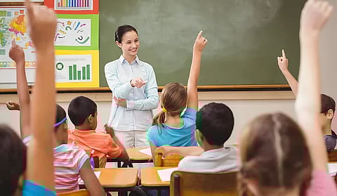 النمو الوظيفي لا يقل أهمية عن الرواتب في ضمان استبقاء المعلمين.