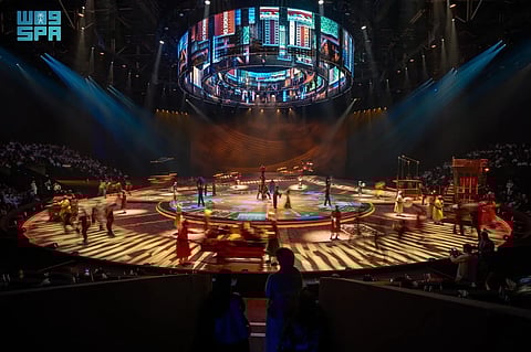 "ترحال" مسرح سعودي يجمع التراث بالتقنية في تجربة بصرية غامرة