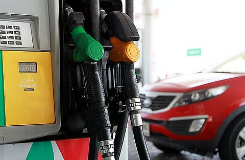 انخفاض أسعار الوقود في الإمارات يلوّح بانفراجة جديدة لميزانية الأسر في سبتمبر