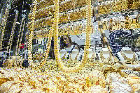 دبي: أسعار الذهب تسجل أعلى مستوى لها وتواصل ارتفاع متوقع