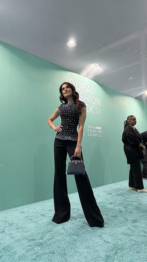 "كريشا باجاج" تحتفل بإطلاق مجموعتها العالمية في أسبوع دبي للموضة