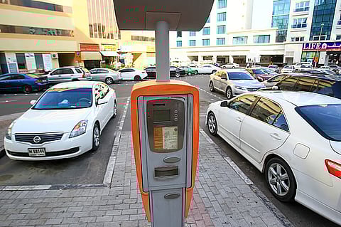 دبي تعلن: المواقف مجانية خلال عطلة المولد النبوي الشريف