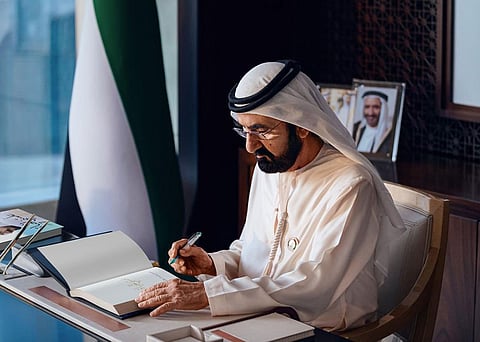 "محمد بن راشد" يطلق كتابه الجديد "علمتني الحياة"