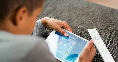 أبوظبي تدين 8 أشخاص بتهمة الاستغلال الجنسي للأطفال عبر الإنترنت