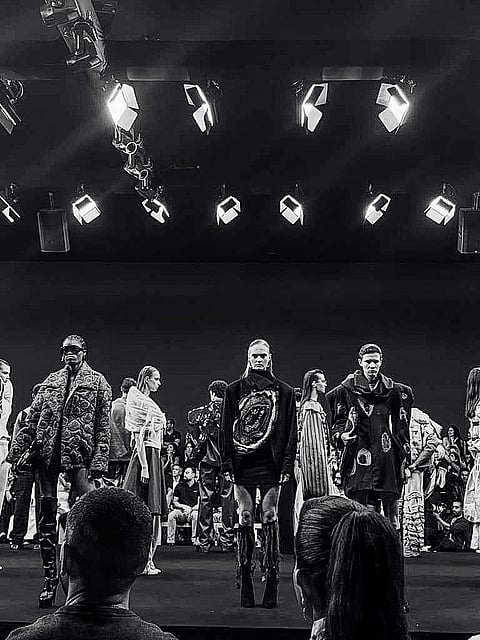 الإمارات: مشهد الموضة المحلي اتجاهات جنوب آسيا