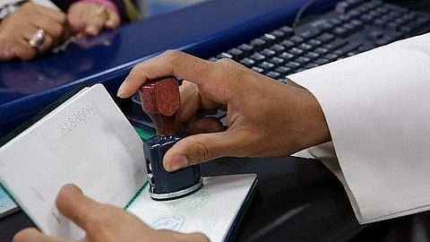 4 آلاف درهم لكفالة أقارب الدرجة الأولى: تعديلات شاملة على الإقامة وتأشيرات الزيارة بالإمارات